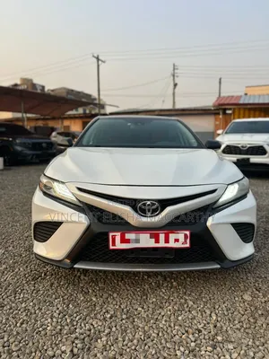 Toyota Camry XSE (2.5L 4cyl 8A) 2019 White