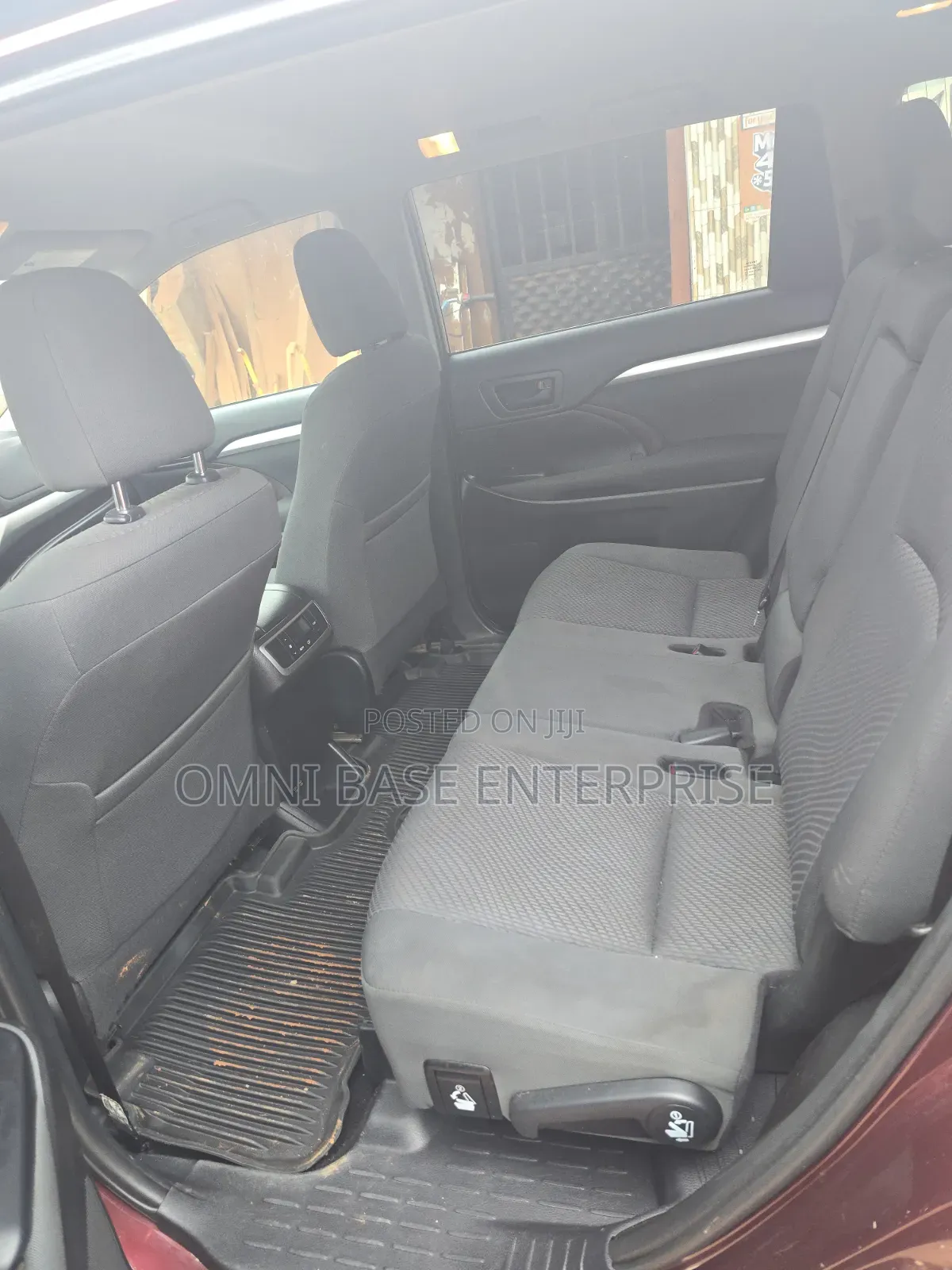 Toyota Highlander LE Plus 2019 Burgundy