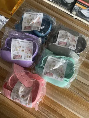 Baby Silicone Feeding Set With Suction Plate,Bib,Cup and Cutlery