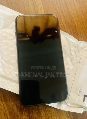 Apple iPhone 11 64 GB Black