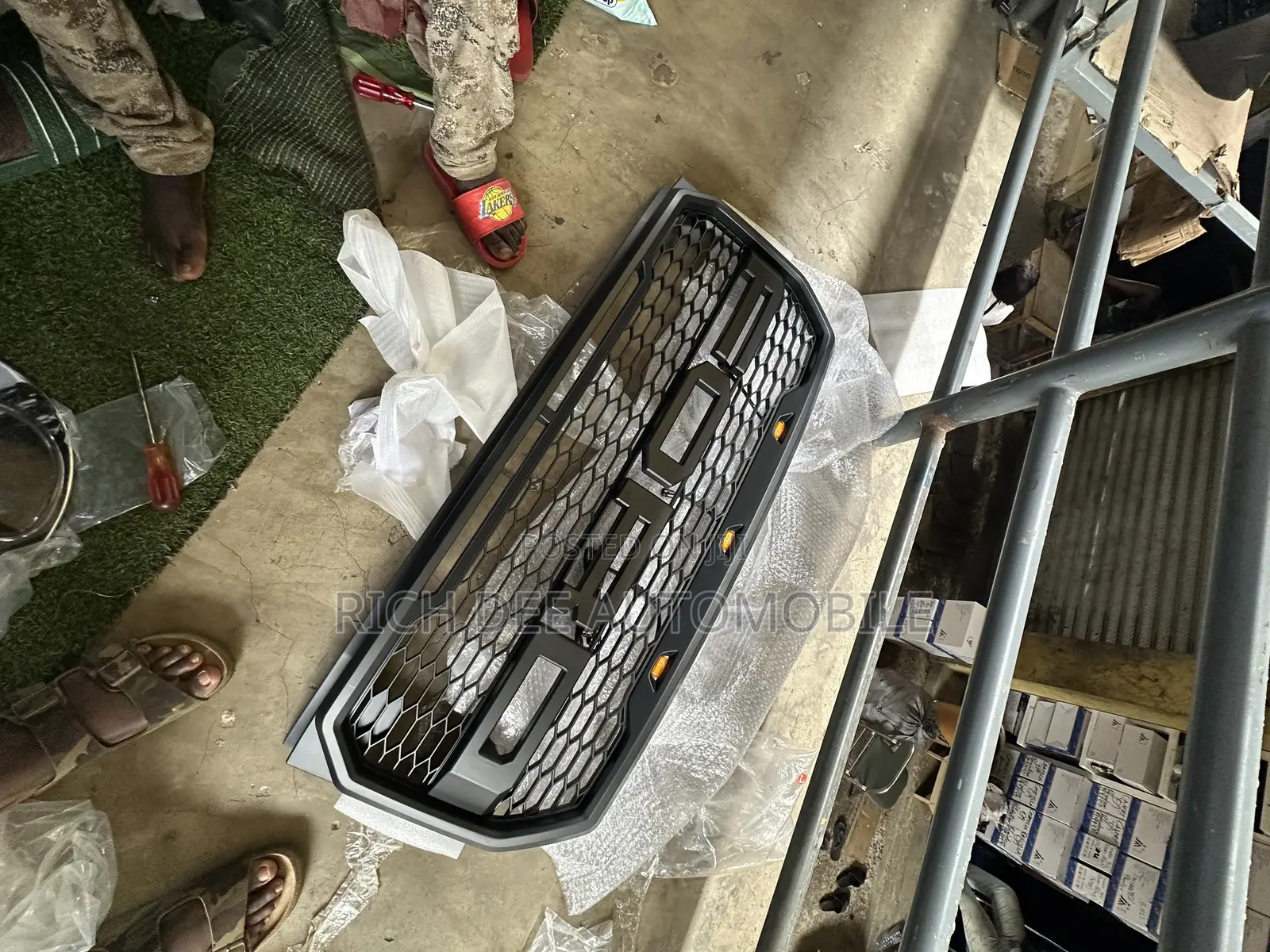 Ford F150 2015 17 Grill Spec