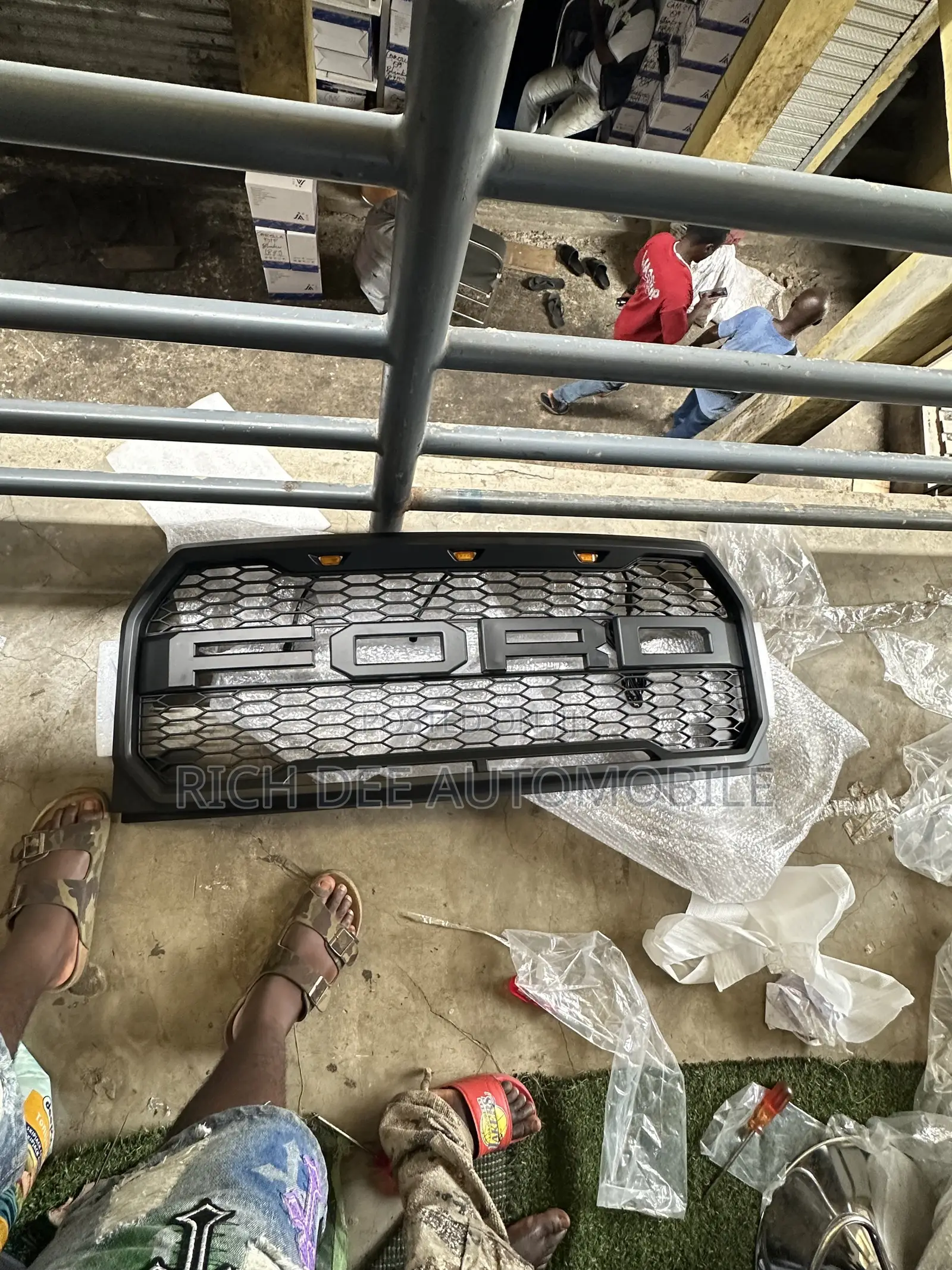 Ford F150 2015 17 Grill Spec