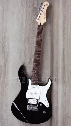 Yamaha Pacifica 112v Electric Guitar