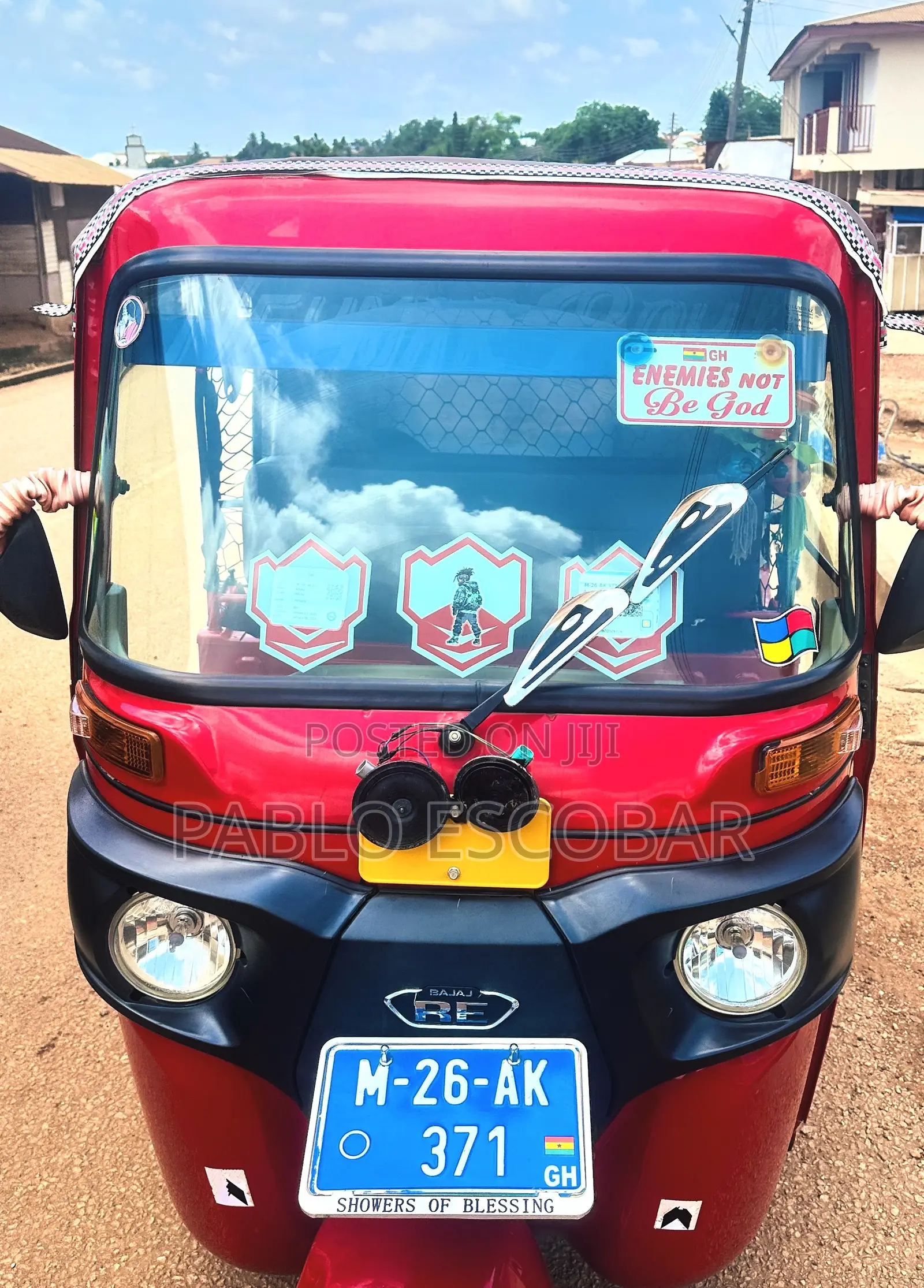 Bajaj RE 2025 Red