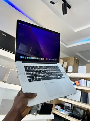 Laptop Apple MacBook Pro 2015 16GB Intel Core i7 SSD 256GB