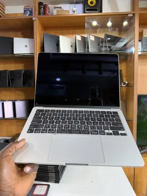 Laptop Apple MacBook Air 2022 M2 8GB Apple M2 SSD 256GB