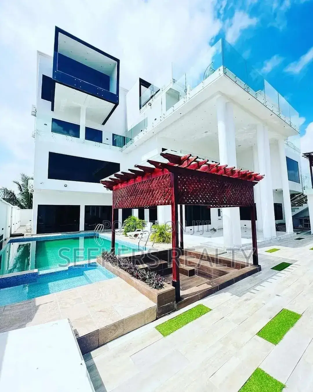 Furnished 10bdrm Mansion in Seekers Realty, Accra Metropolitan for sale