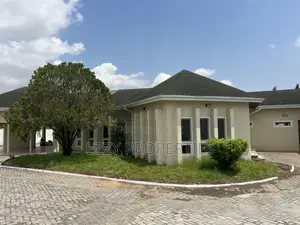 9bdrm House in East Legon for rent