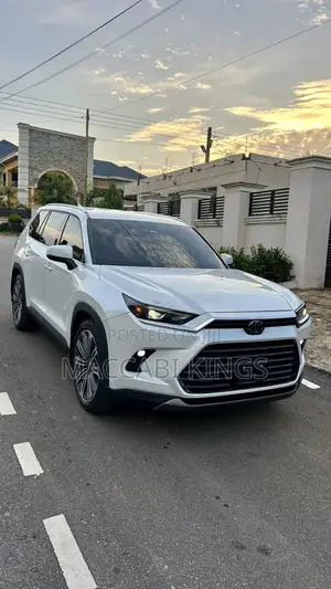 Toyota Highlander Limited 2025 White