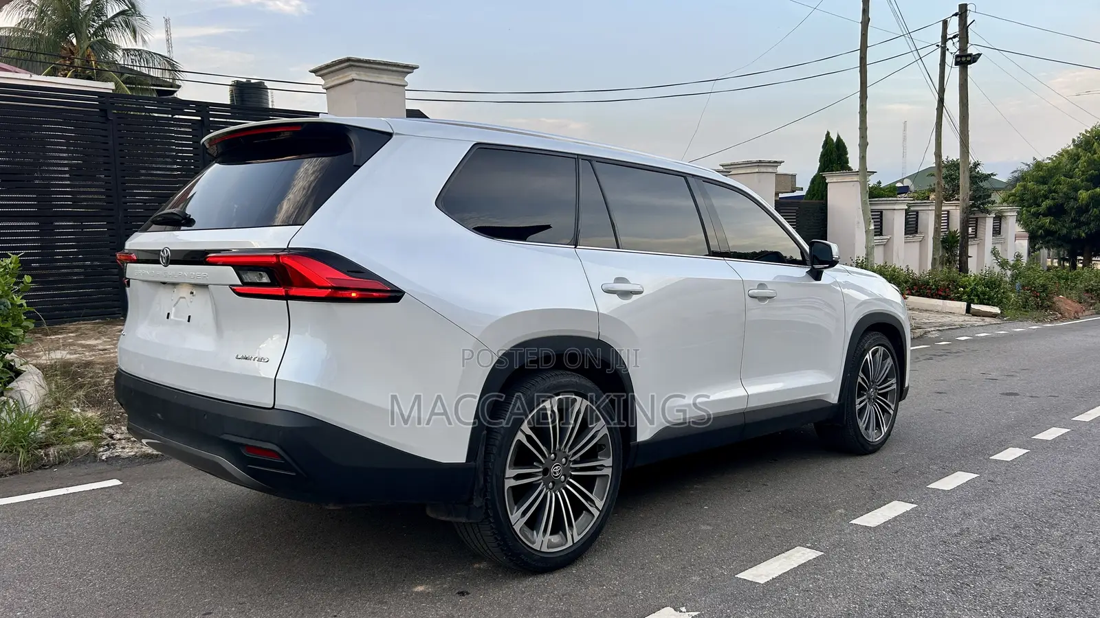 Toyota Highlander Limited 2025 White