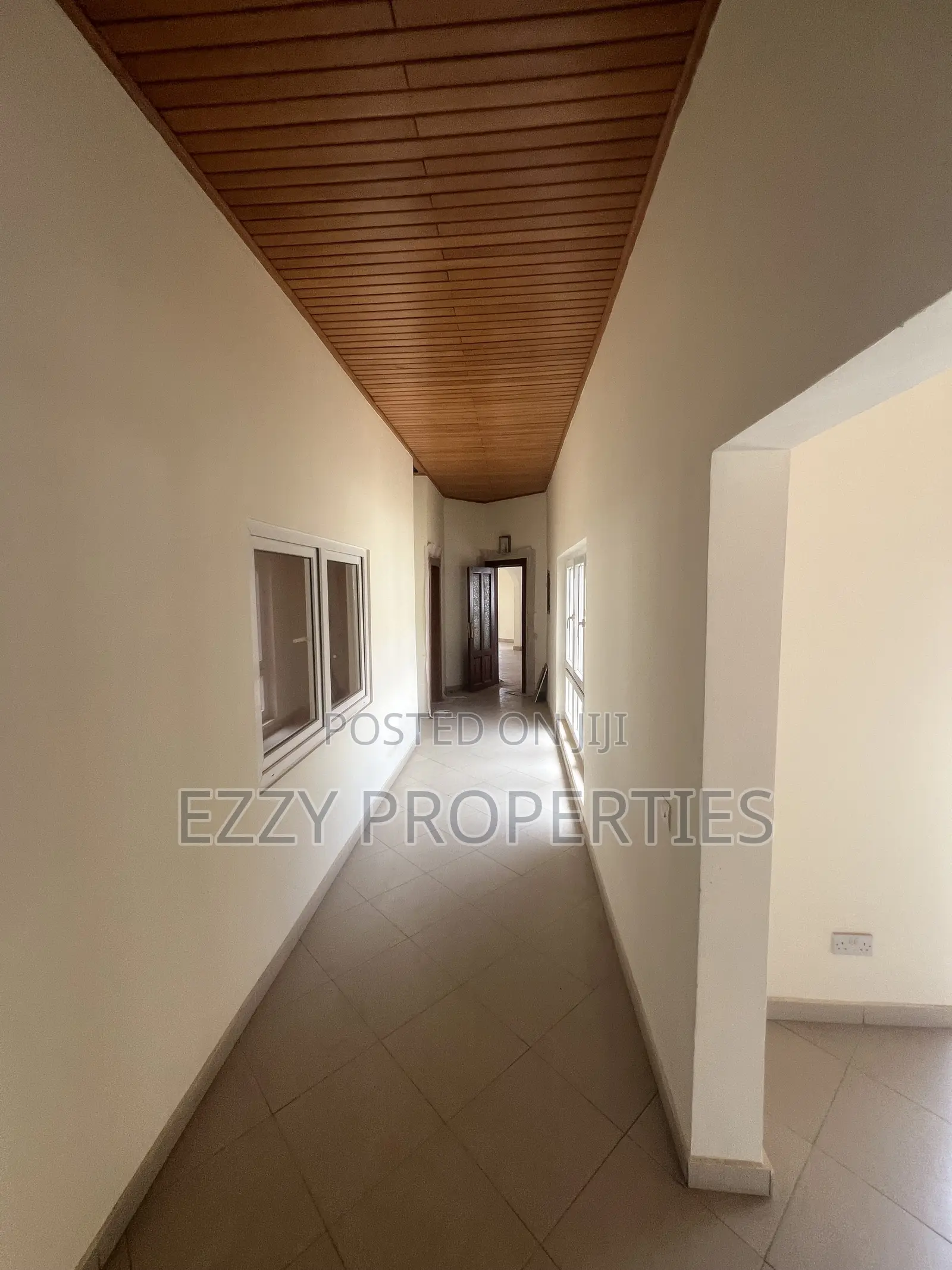 9bdrm House in East Legon for rent