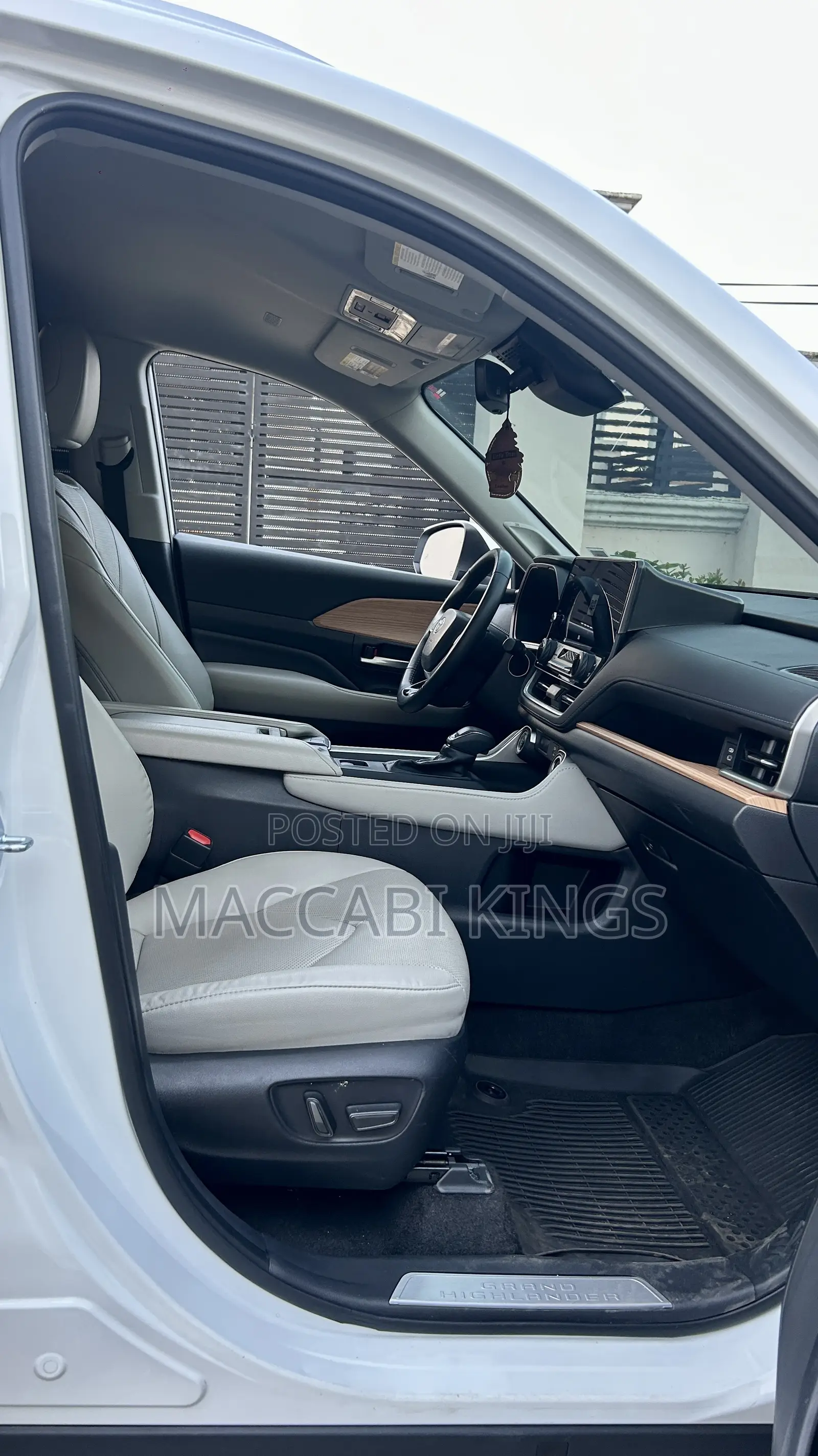 Toyota Highlander Limited 2025 White