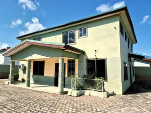 4bdrm House in Teshie for rent