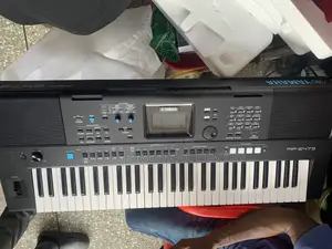 Yamaha PSR -E473 Keyboard