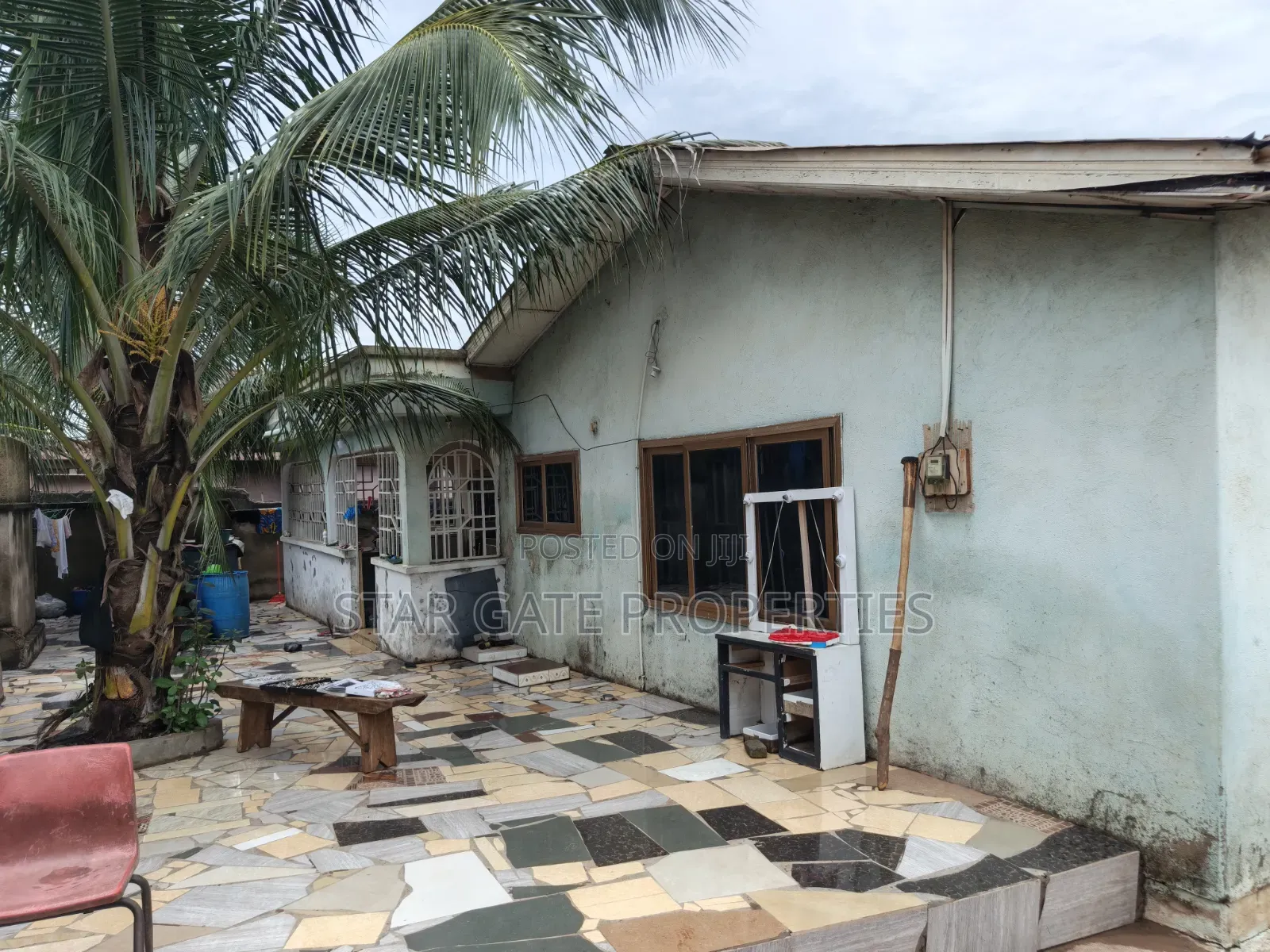 10bdrm House in Sepe Owusu Ansah, Kumasi Metropolitan for sale