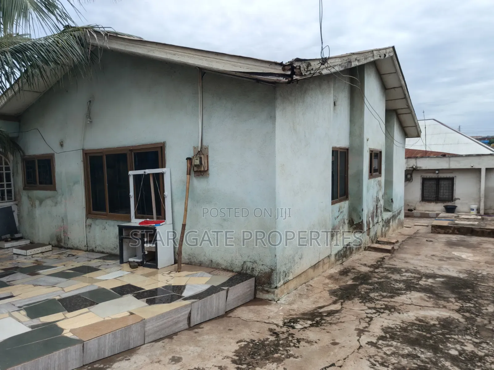 10bdrm House in Sepe Owusu Ansah, Kumasi Metropolitan for sale