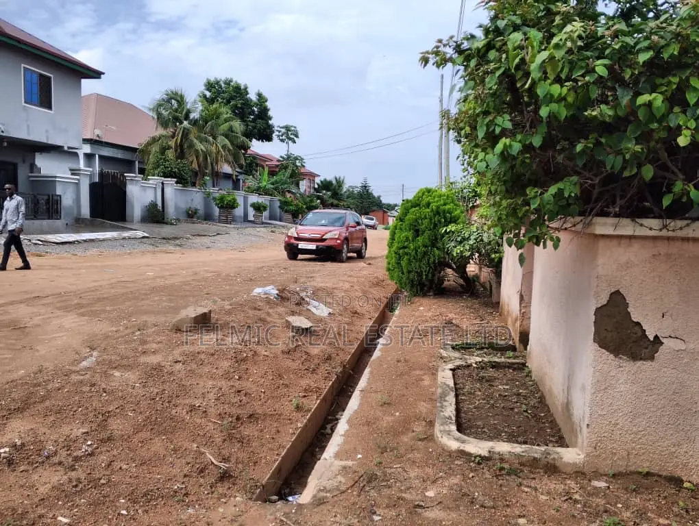 5bdrm House in Felmic Real Estate, Ofankor for sale