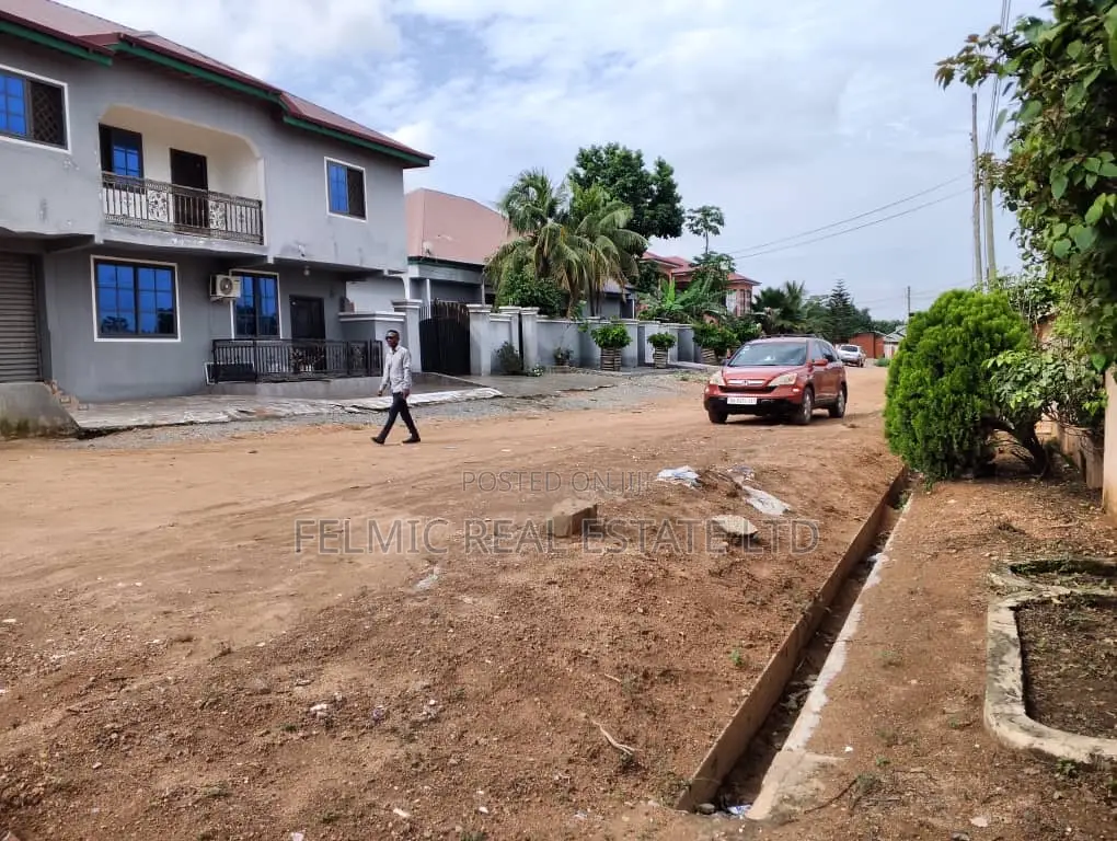 5bdrm House in Felmic Real Estate, Ofankor for sale