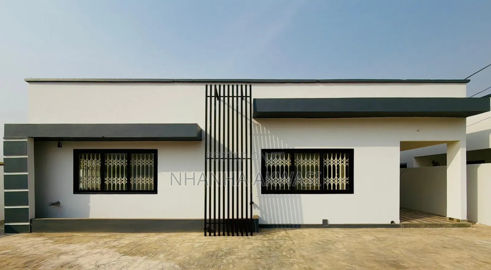 3bdrm House in 3Bedrooms House, Sakumono for sale