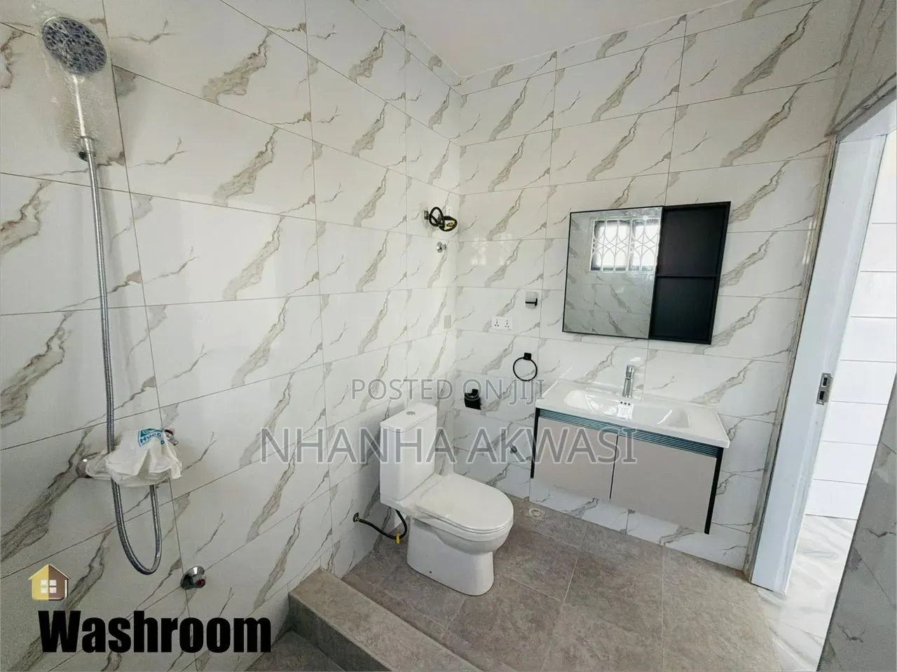 3bdrm House in 3Bedrooms House, Sakumono for sale