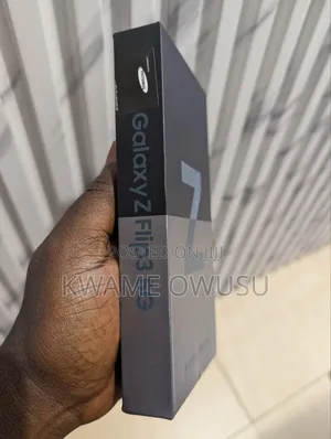 New Samsung Galaxy Z Flip 3 128 GB Black