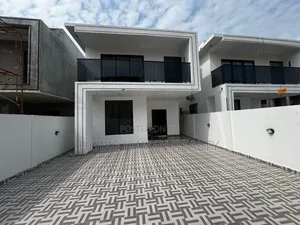 4bdrm House in Lakeside Estate for sale