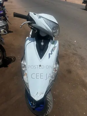 Suzuki GSR 2025 White