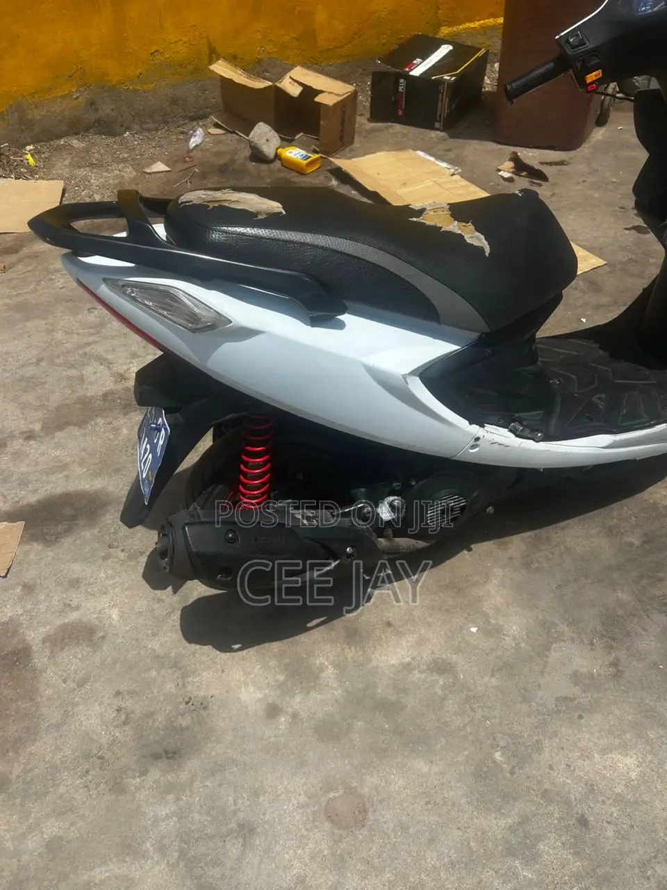 Suzuki GSR 2025 White