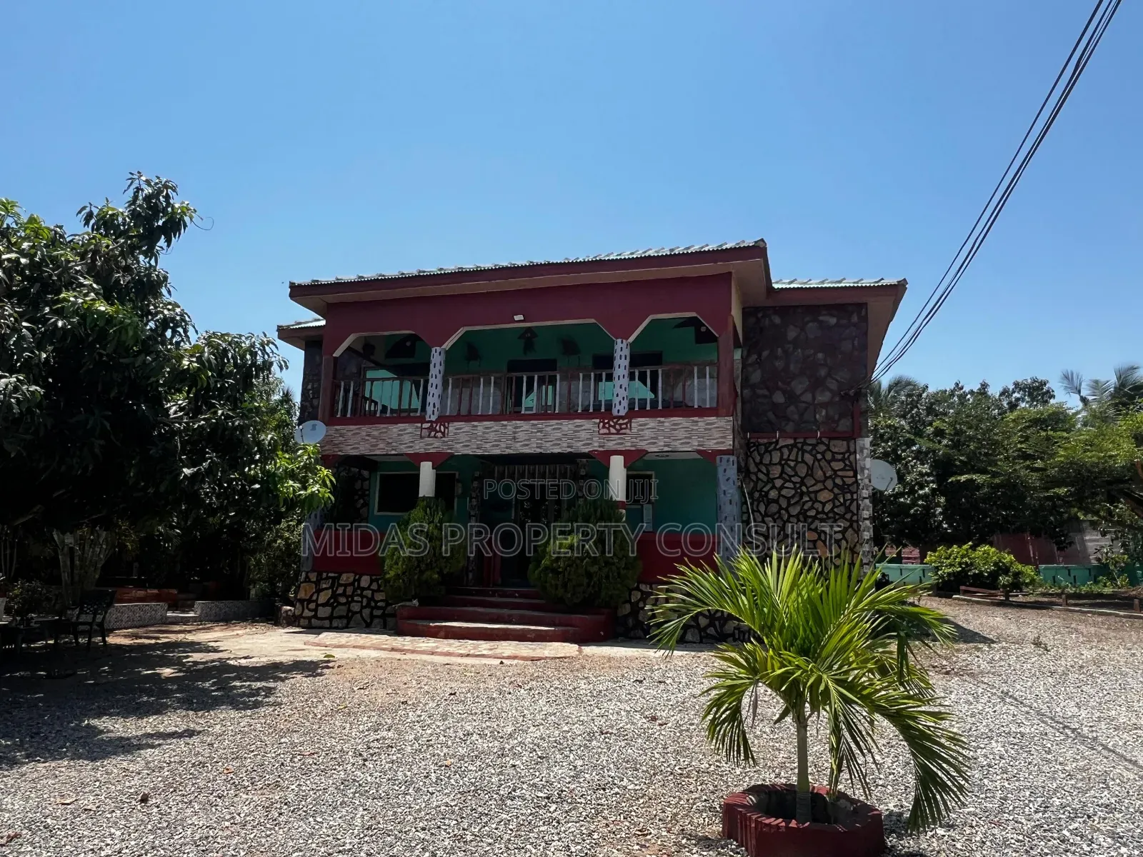10bdrm House in Kokrobite, Ga South Municipal for sale