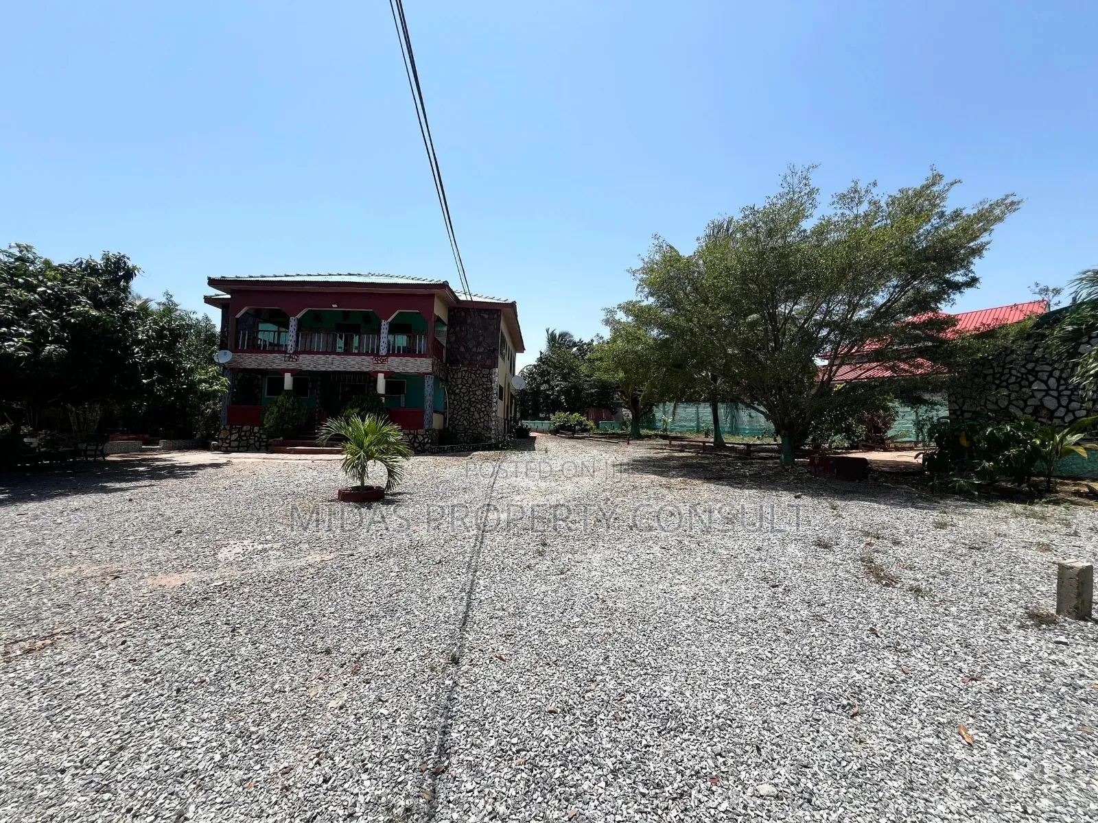 10bdrm House in Kokrobite, Ga South Municipal for sale