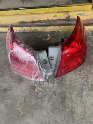 Nissan Rogue 2008,2009,2010,2012 Tail Light Pair