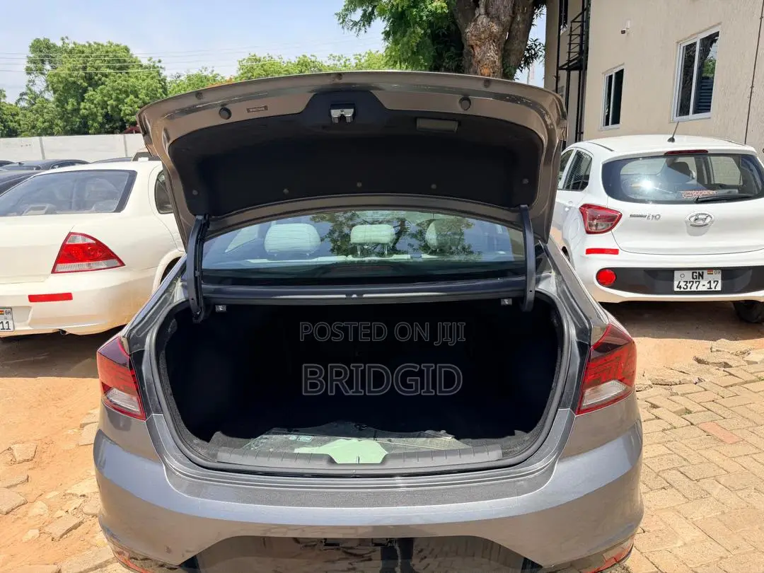 Hyundai Elantra Limited 2020 Gray