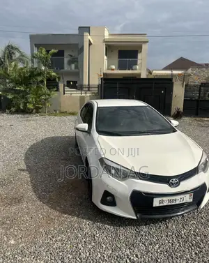 Toyota Corolla 2015 White