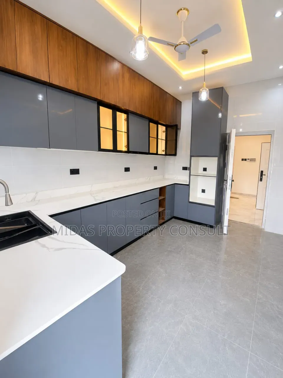 3bdrm House in Franko Estate, Kwabenya for sale