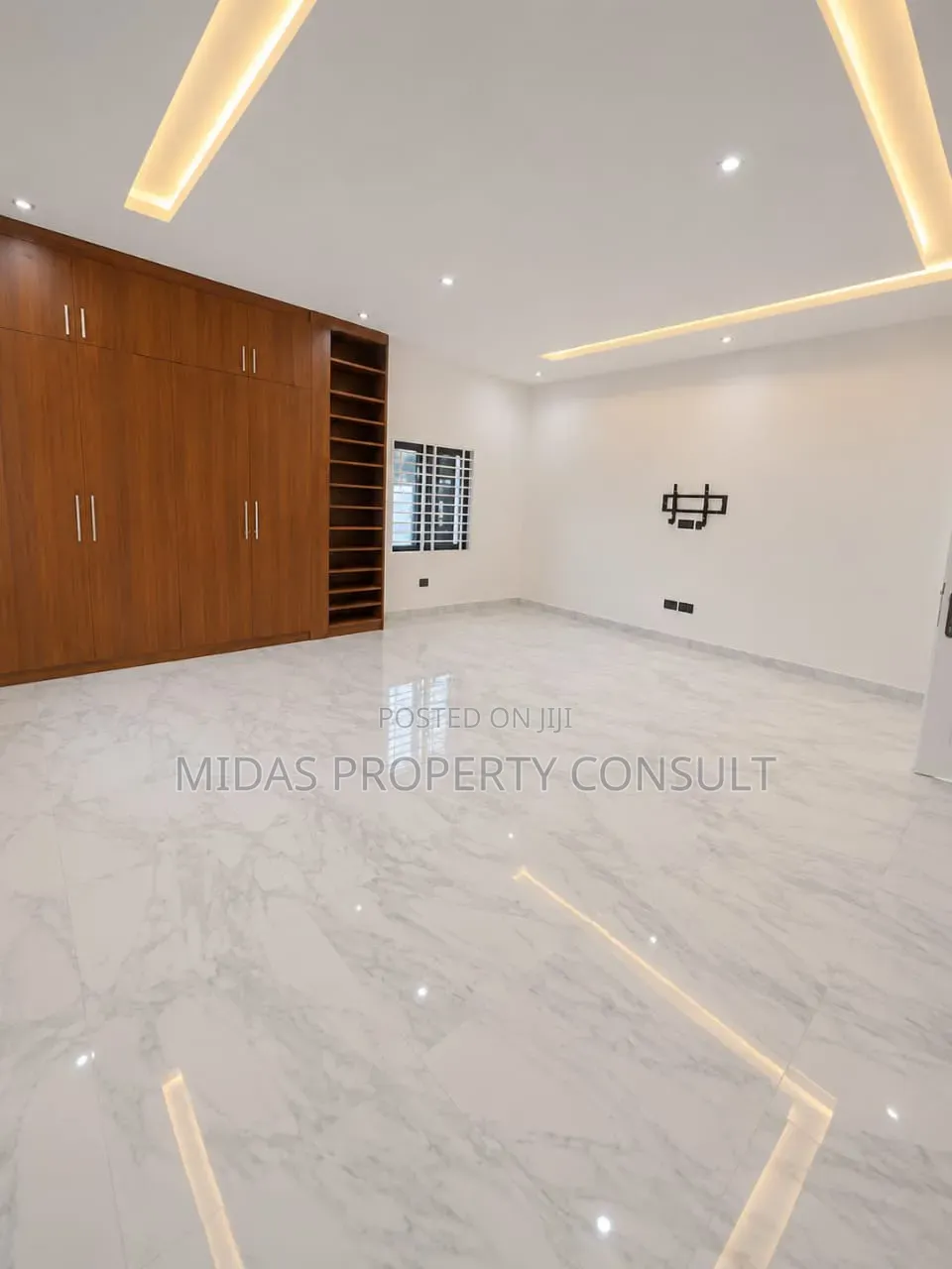 3bdrm House in Franko Estate, Kwabenya for sale