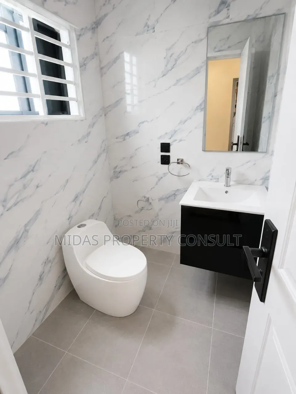 3bdrm House in Franko Estate, Kwabenya for sale