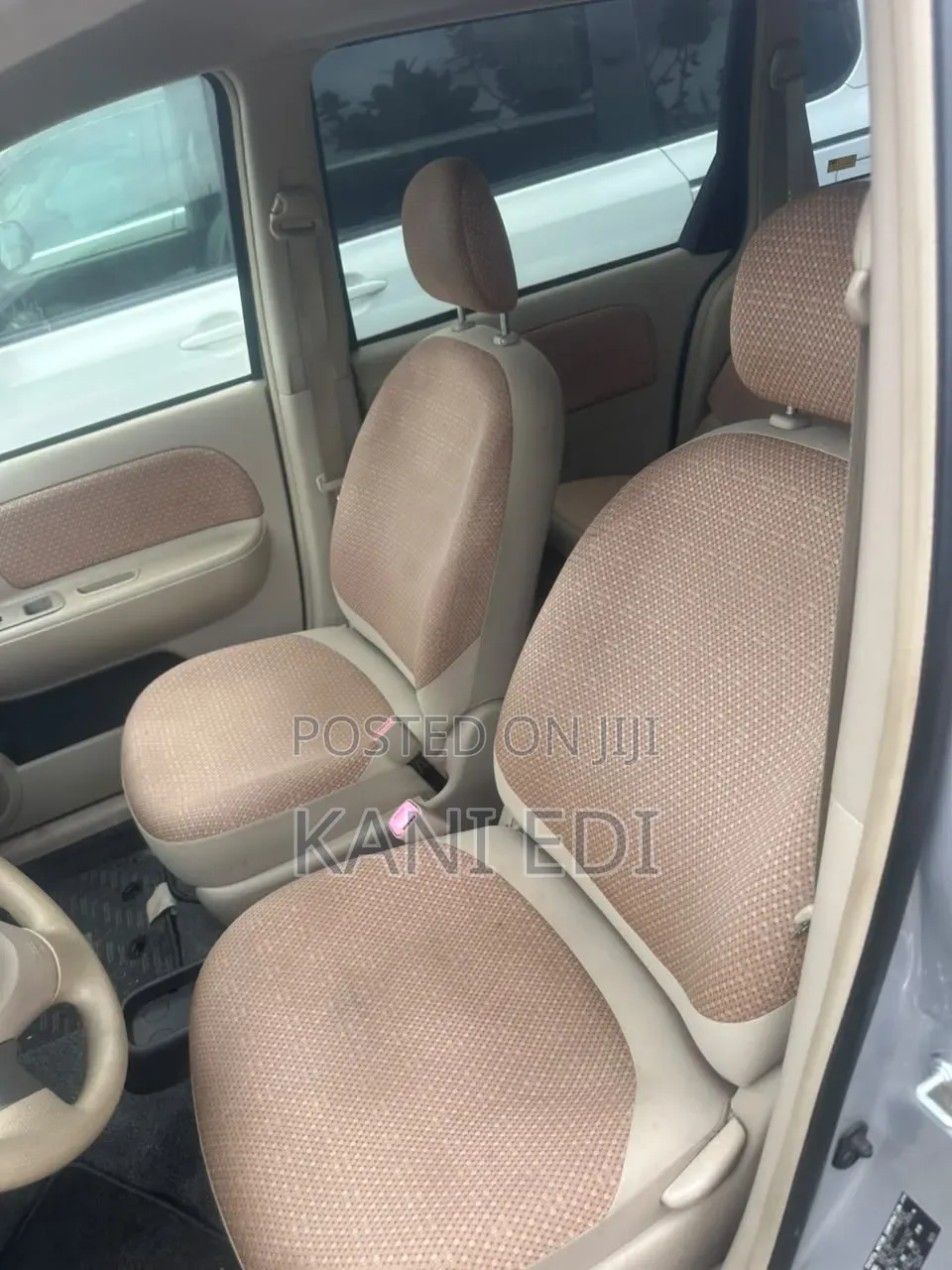 Toyota Sienta 2012 Silver