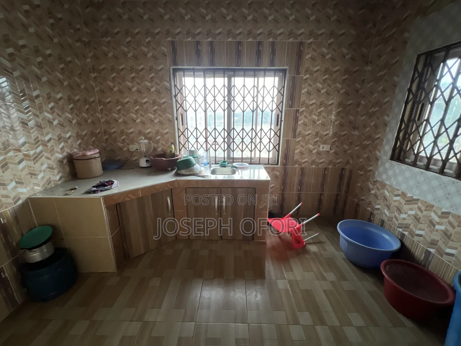6bdrm House in Tema Metropolitan for sale