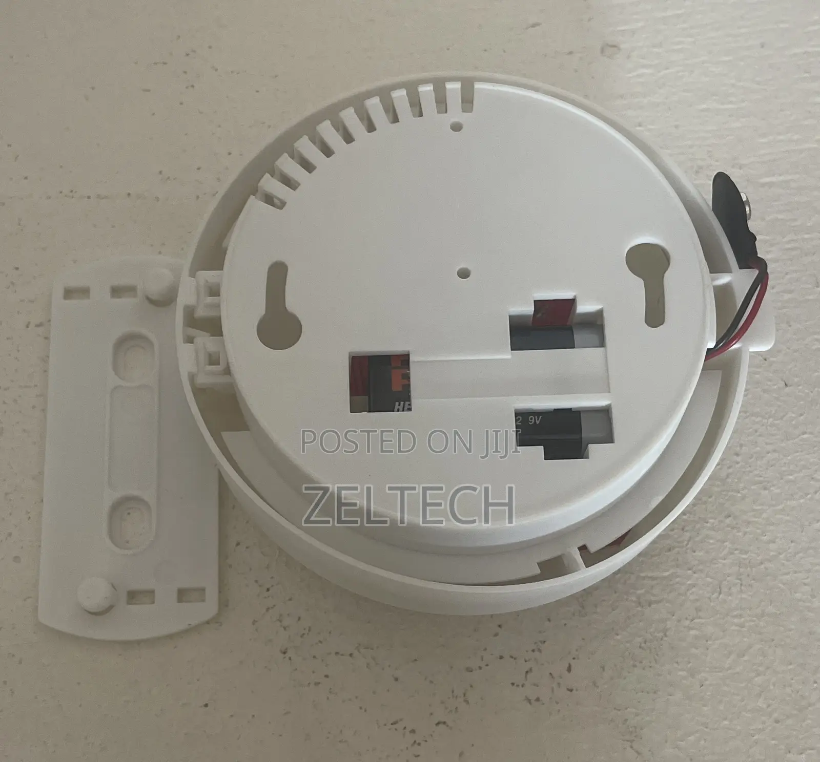 Independent Battery Smoke Detector