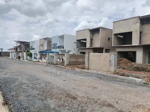 4bdrm House in Amrahia, Adenta for sale