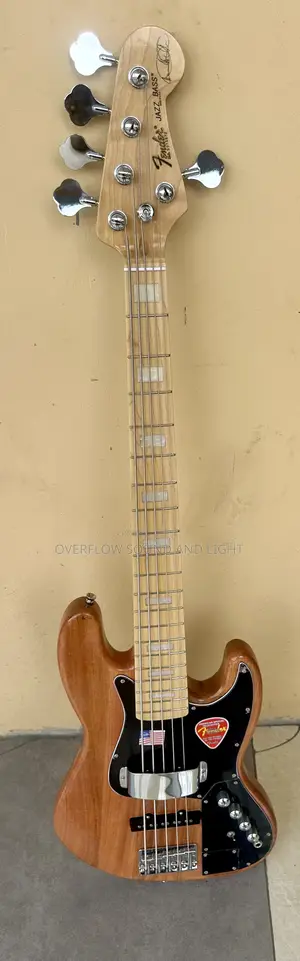 Fender 5 Strings Active Jazz Bass Guitar