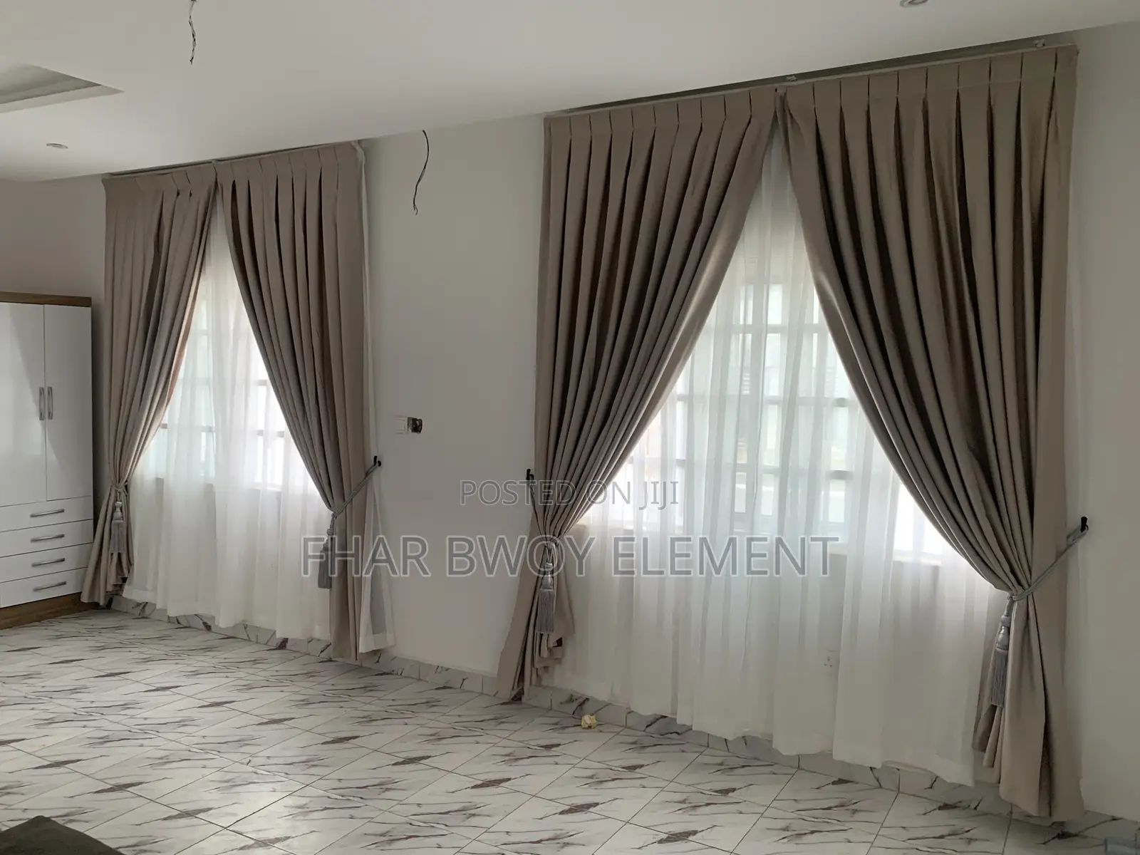 Curtains World (Pitch Pleat)( Box Pleat)