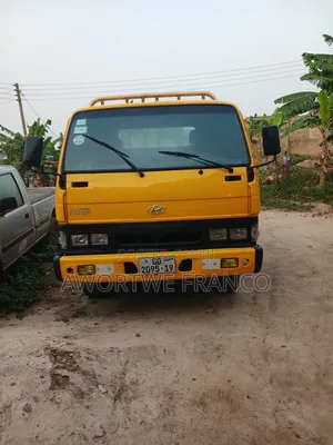 Hyundai Mighty 1