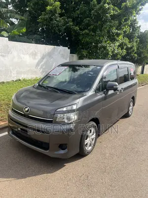 Toyota Voxy 2012 Gray