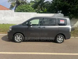 Toyota Voxy 2012 Gray