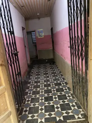 6bdrm House in Luda Estate, Old Barrier for sale