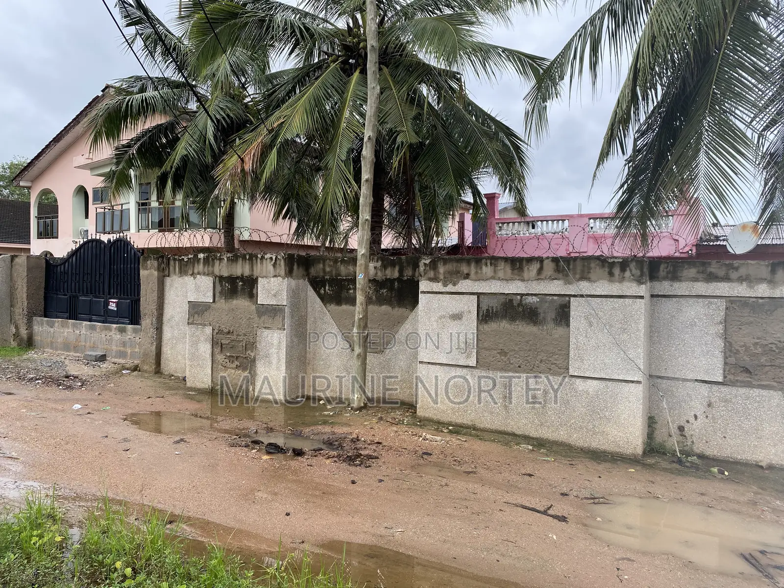 6bdrm House in Luda Estate, Old Barrier for sale