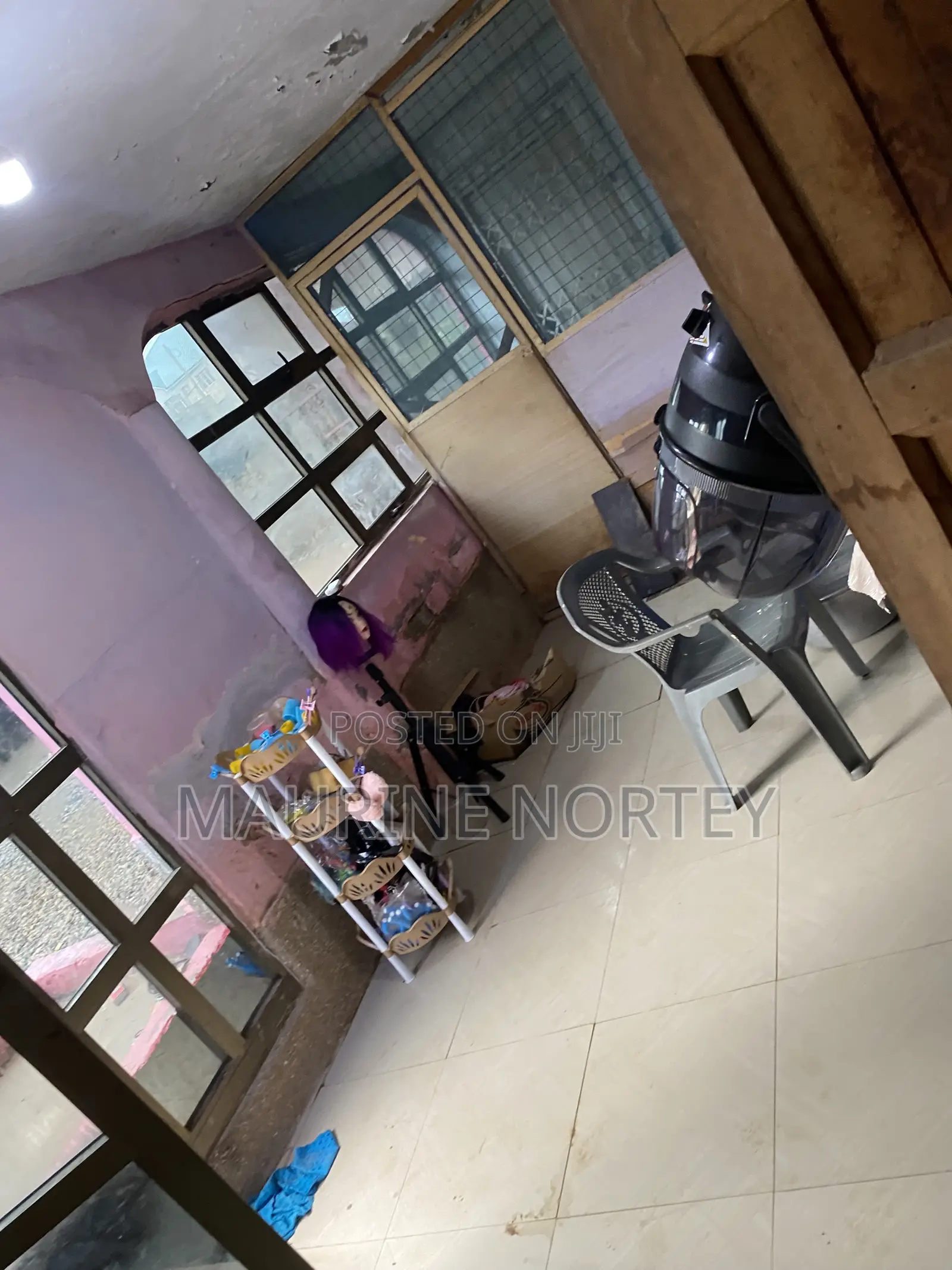 6bdrm House in Luda Estate, Old Barrier for sale