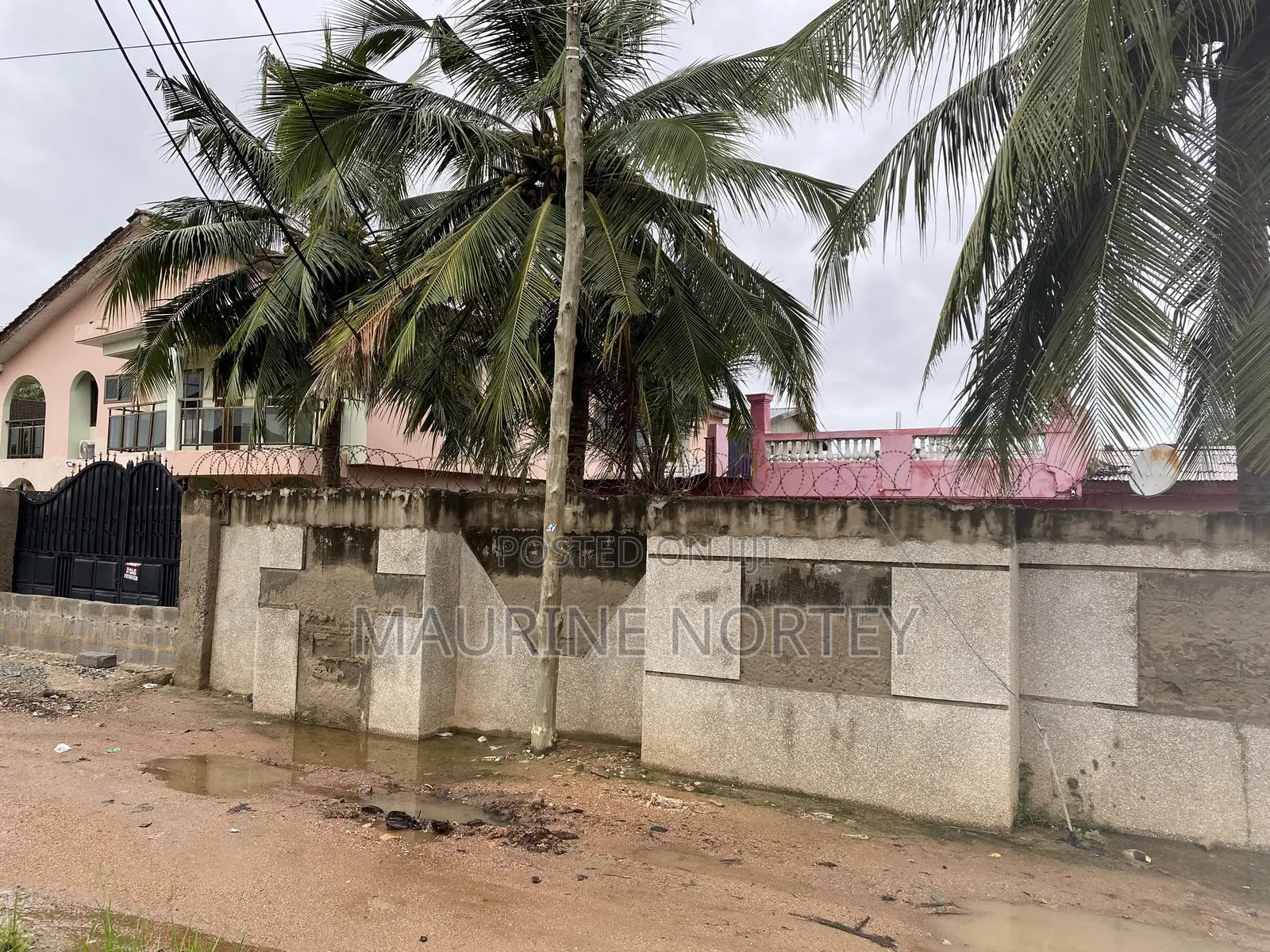 6bdrm House in Luda Estate, Old Barrier for sale