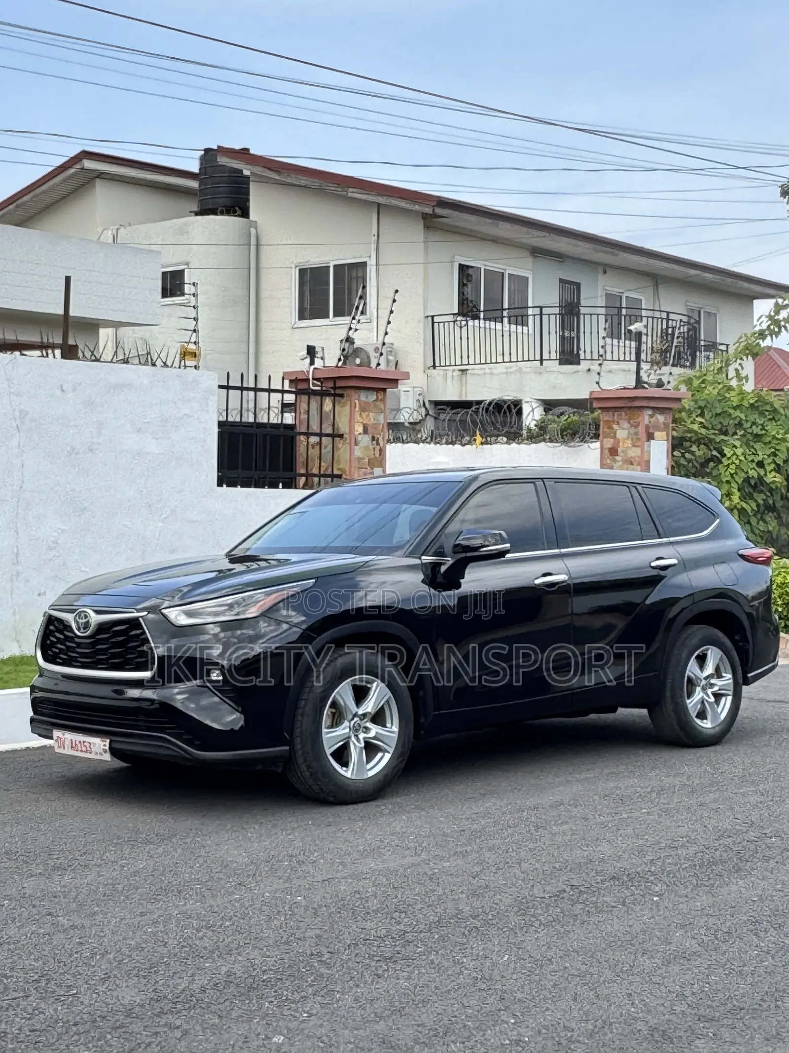 Toyota Highlander LE 2021 Black